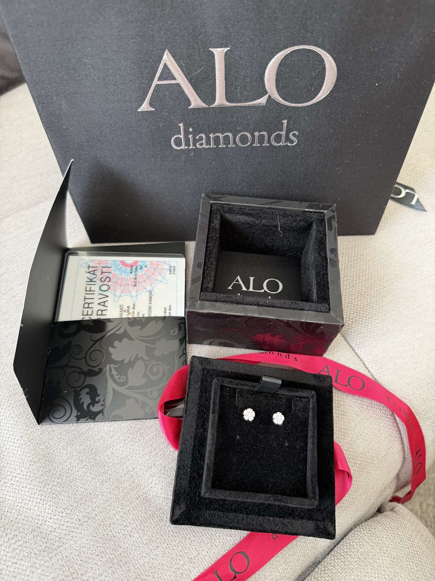 Alo diamonds nausnice