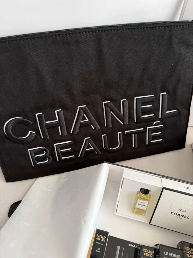 Chanel set