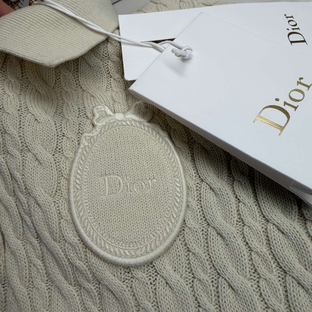 Dior Médaillon Short-Sleeved Sweater