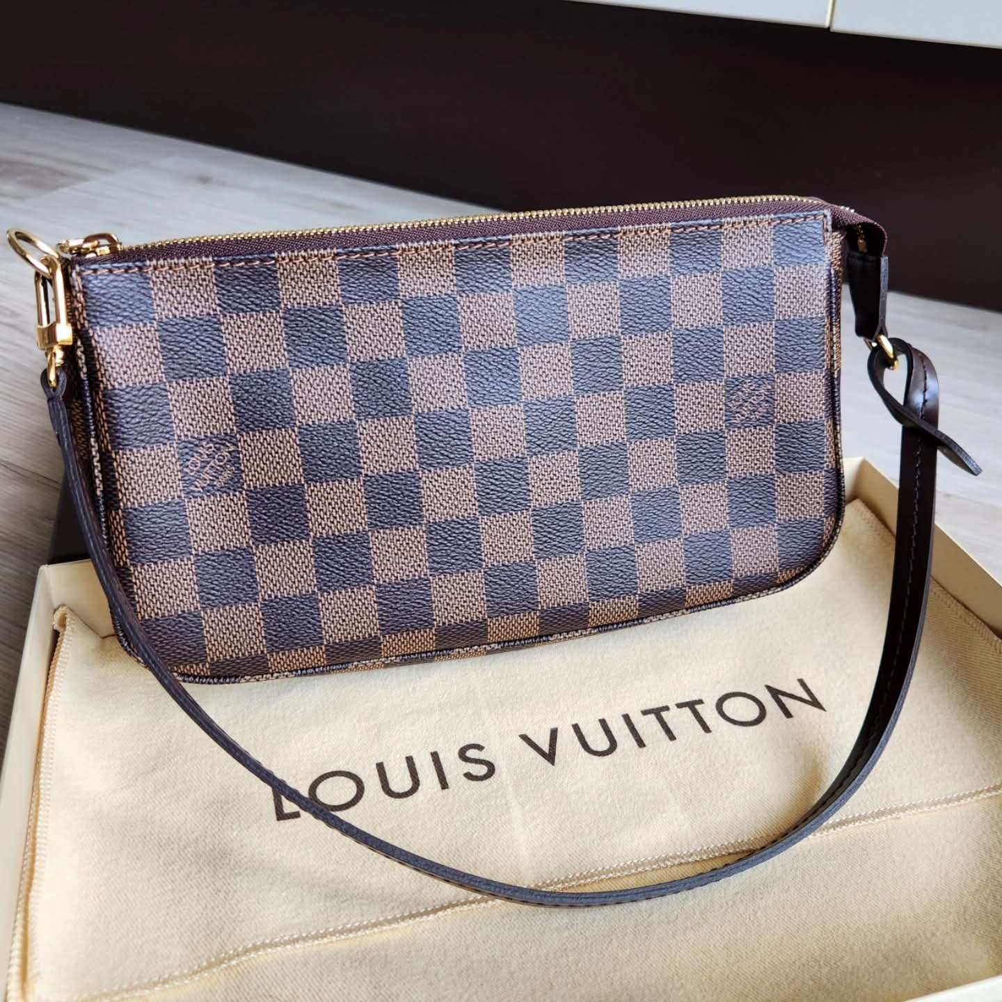 Louis Vuitton Pochette Accessoires NM