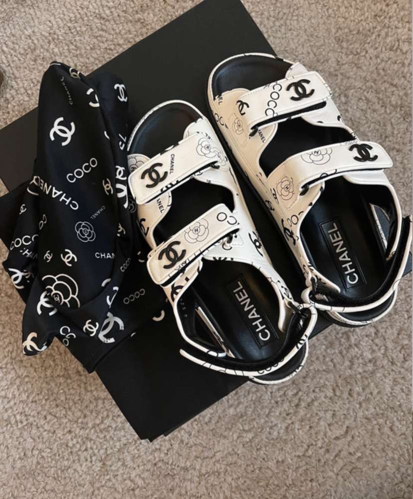 Chanel sandalky