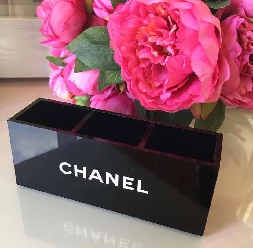 CHANEL BEAUTY DRŽIAK