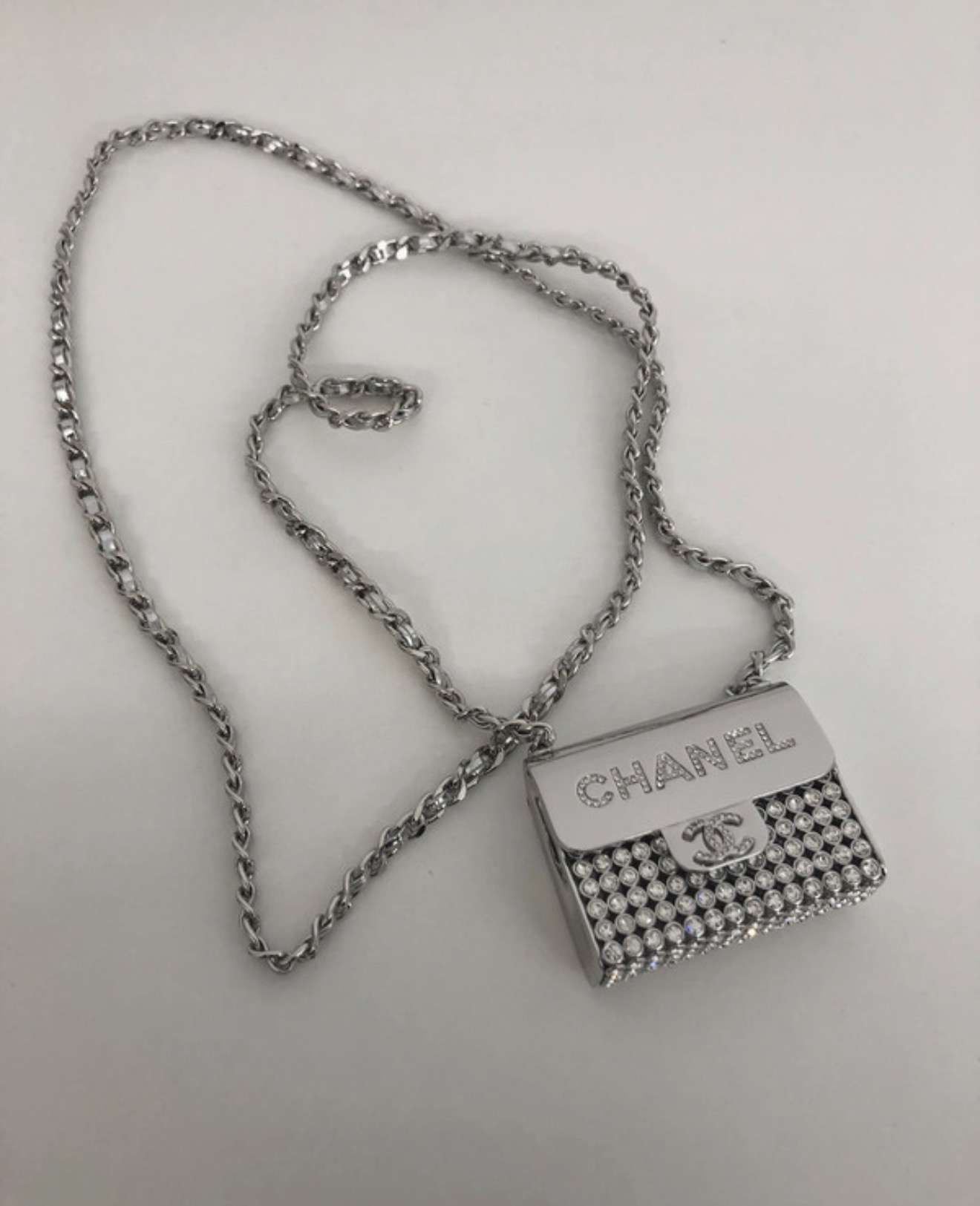Chanel mini kabelka nahrdelnik