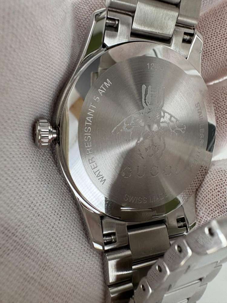 Gucci G-Timeless Iconic – Oceľ / Čierny Guilloché Ciferník