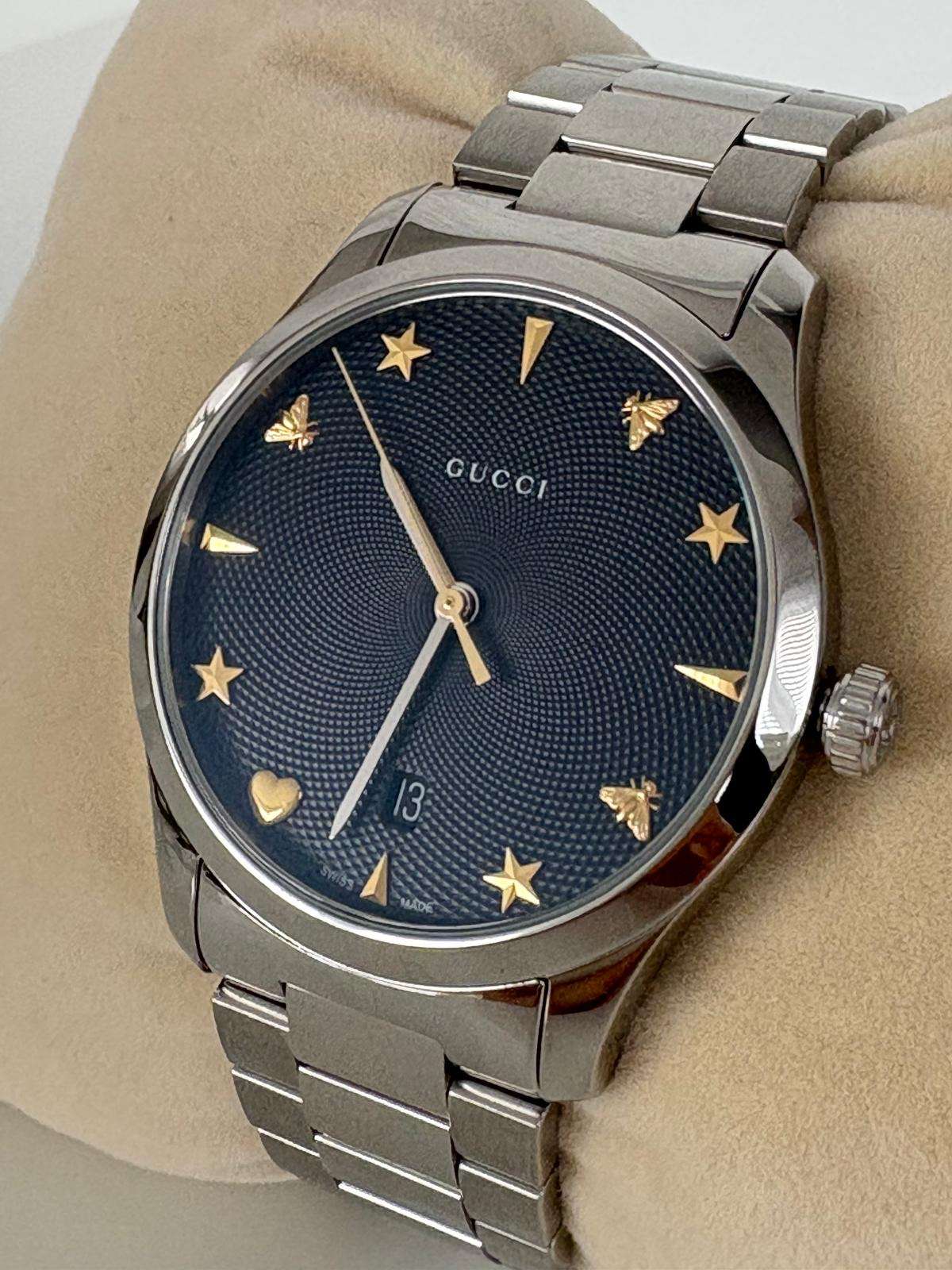 Gucci G-Timeless Iconic – Oceľ / Čierny Guilloché Ciferník