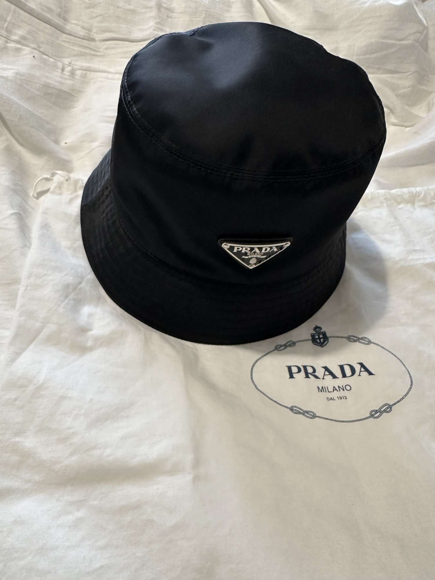 Klobouk Prada