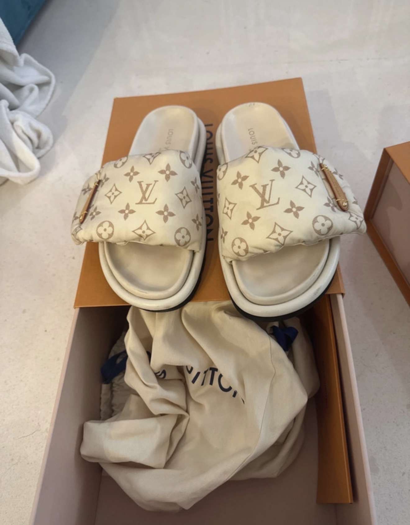 Louis Vuitton šľapky