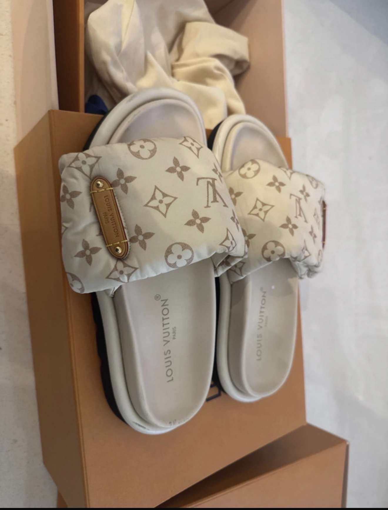 Louis Vuitton šľapky