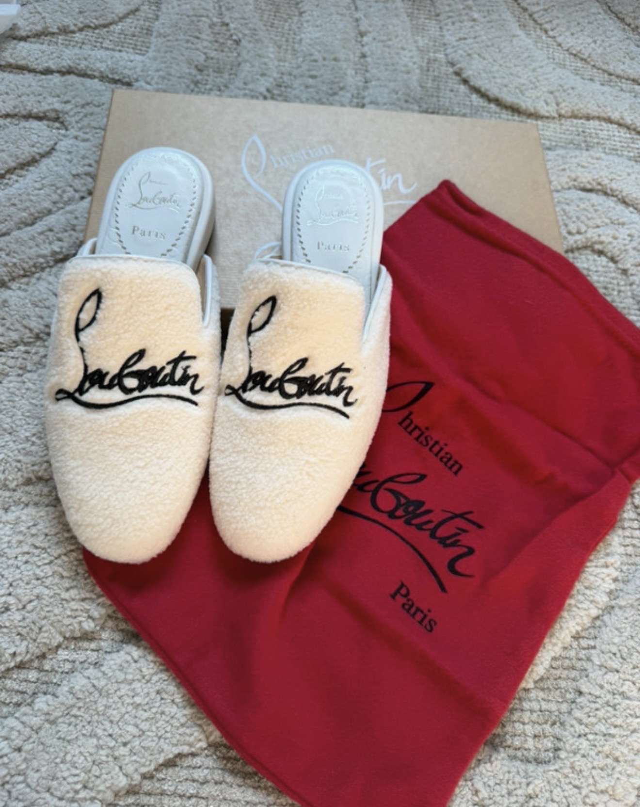 Christian Louboutin šľapky