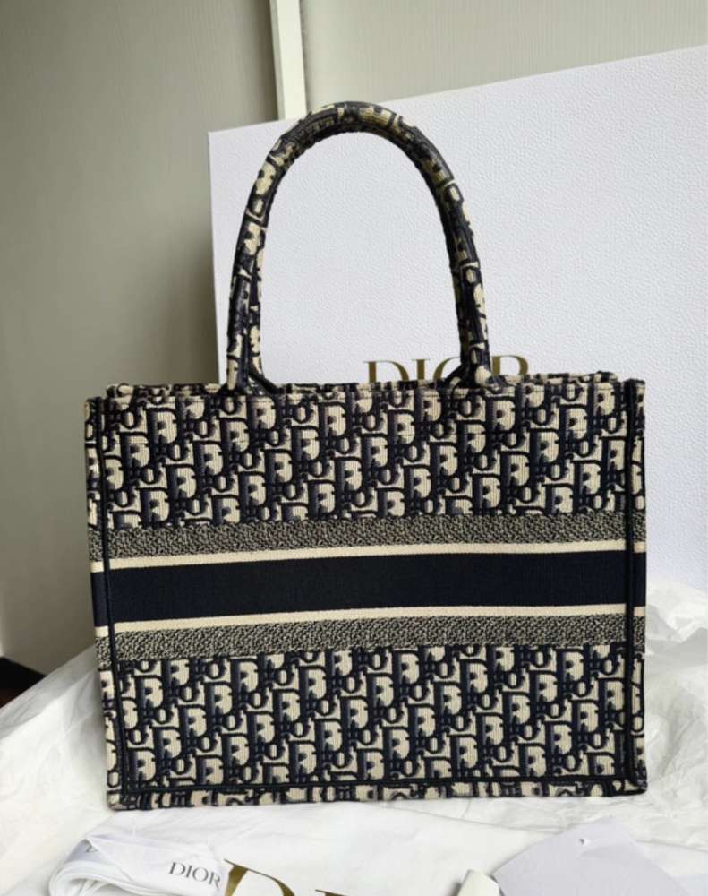 Dior tote bag