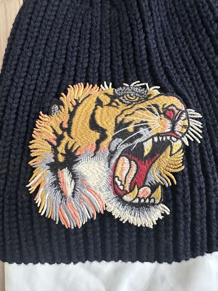 Gucci tiger patch beanie marine blue