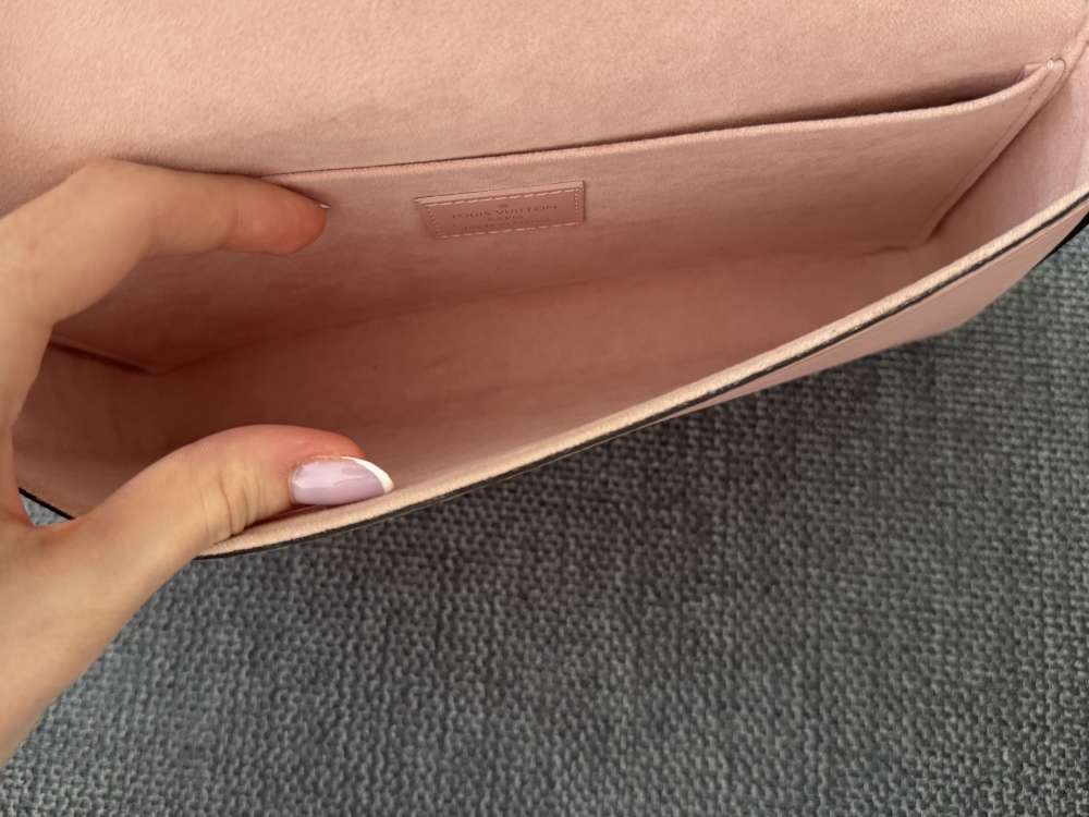 Louis Vuitton Félicie epi pink