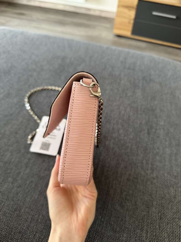 Louis Vuitton Félicie epi pink