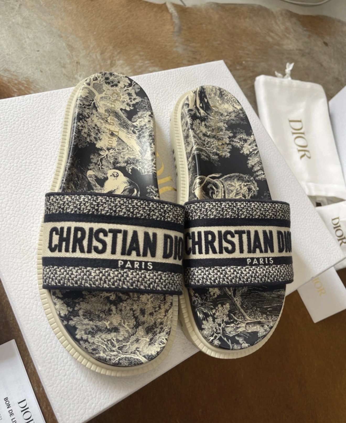 Dior šľapky