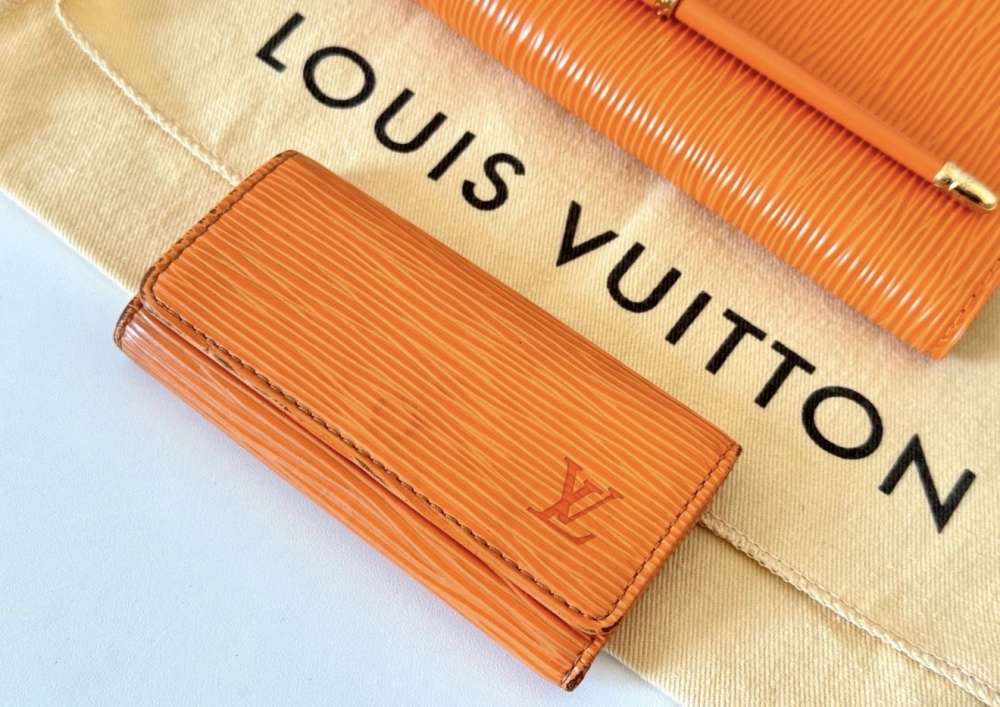 Louis Vuitton agenda a kľúčenka