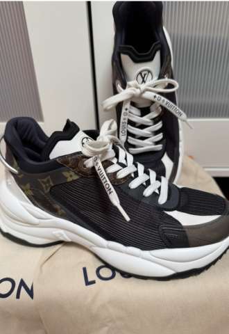 https://www.vipluxury.sk/Louis Vuitton Run 55 Trainers, vel.38,5.
