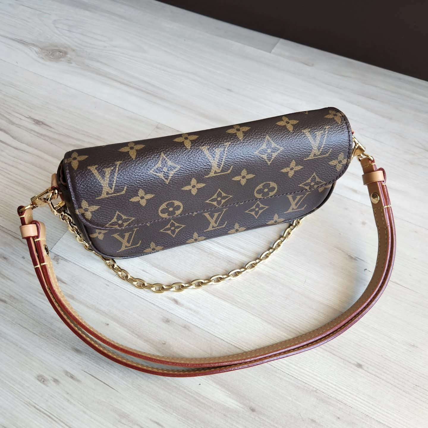 Louis Vuitton Ivy
