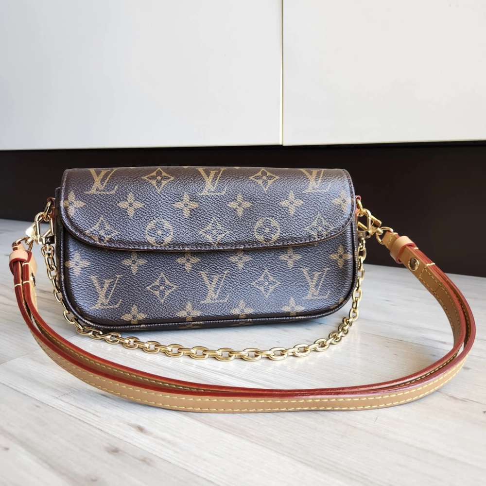 Louis Vuitton Ivy