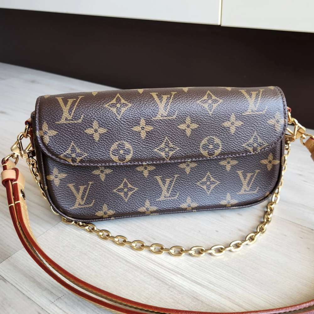 Louis Vuitton Ivy