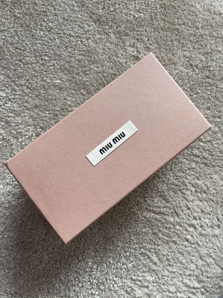 MiuMiu slnečné okuliare