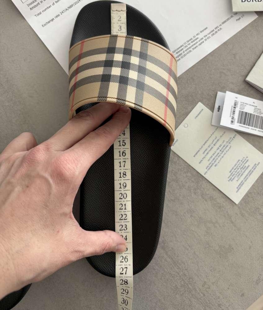 Burberry Furley slide sandals, pc 350€