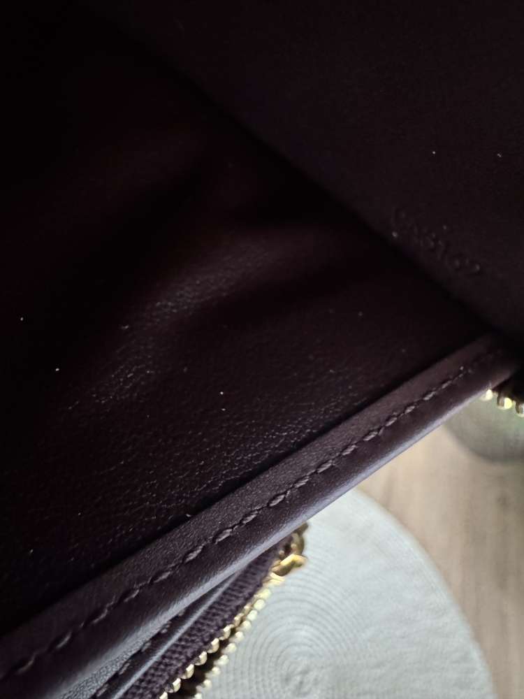 Louis Vuitton Zippy Wallet