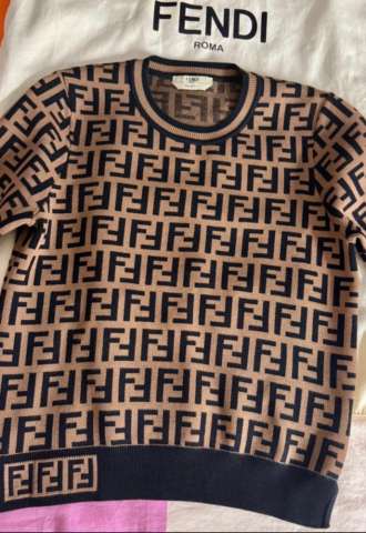 https://www.vipluxury.sk/Fendi sveter
