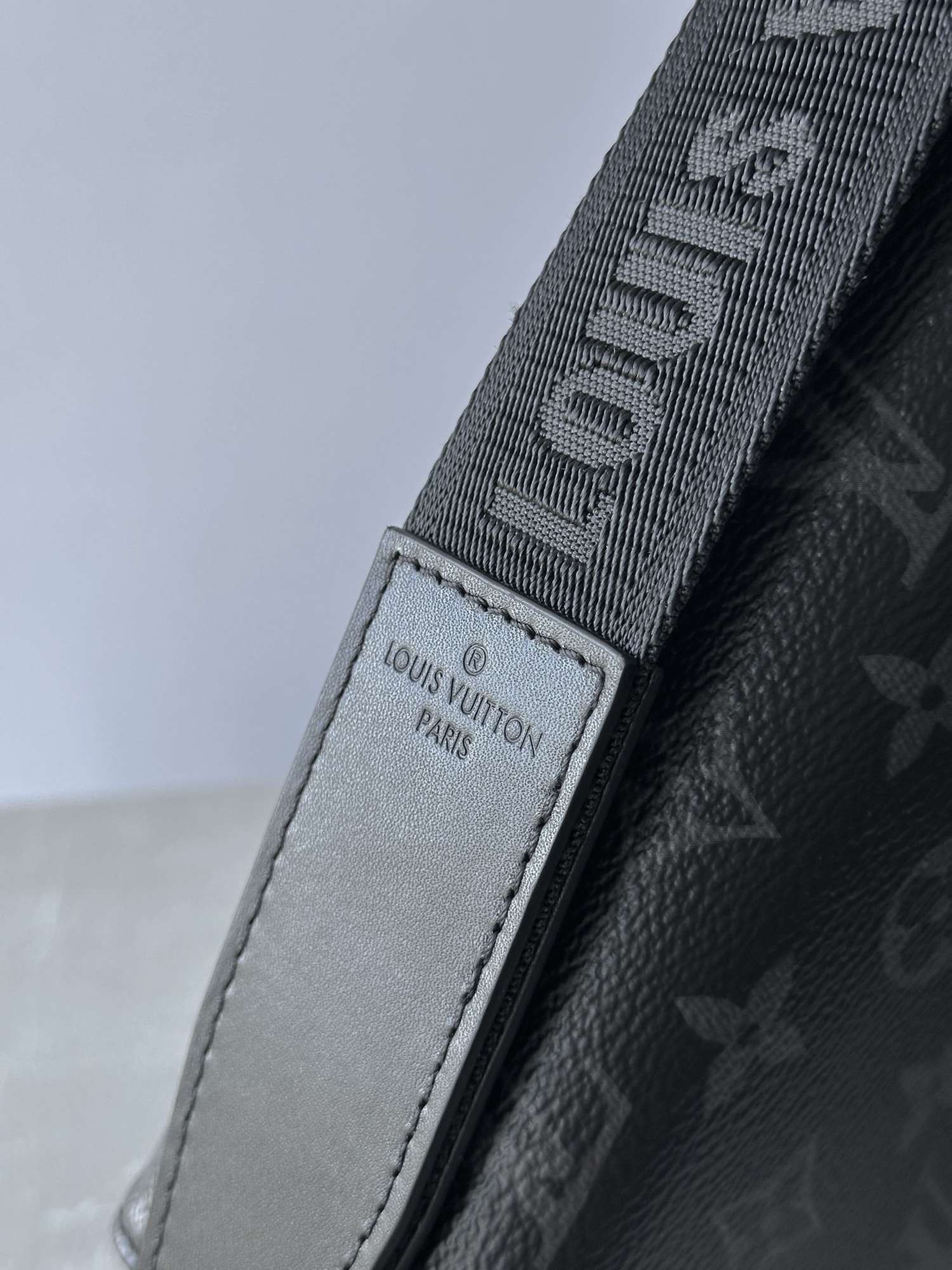 LOUIS VUITTON District PM pánska taška