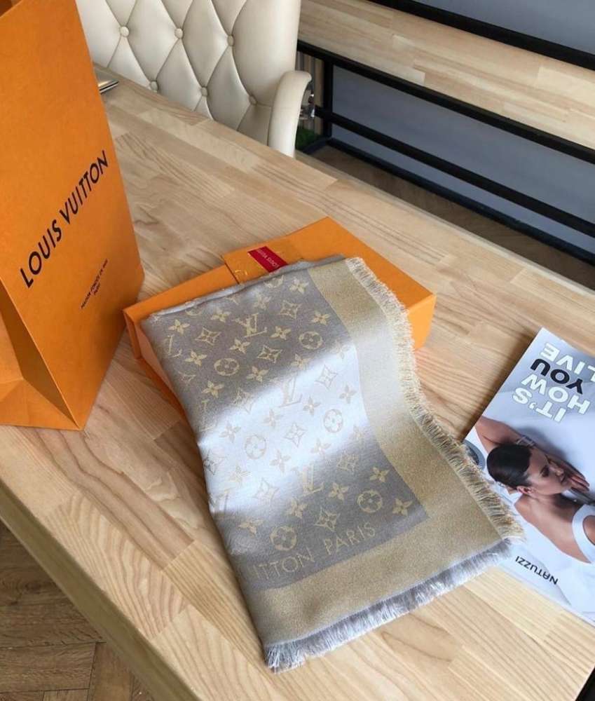 LOUIS VUITTON SHAWL