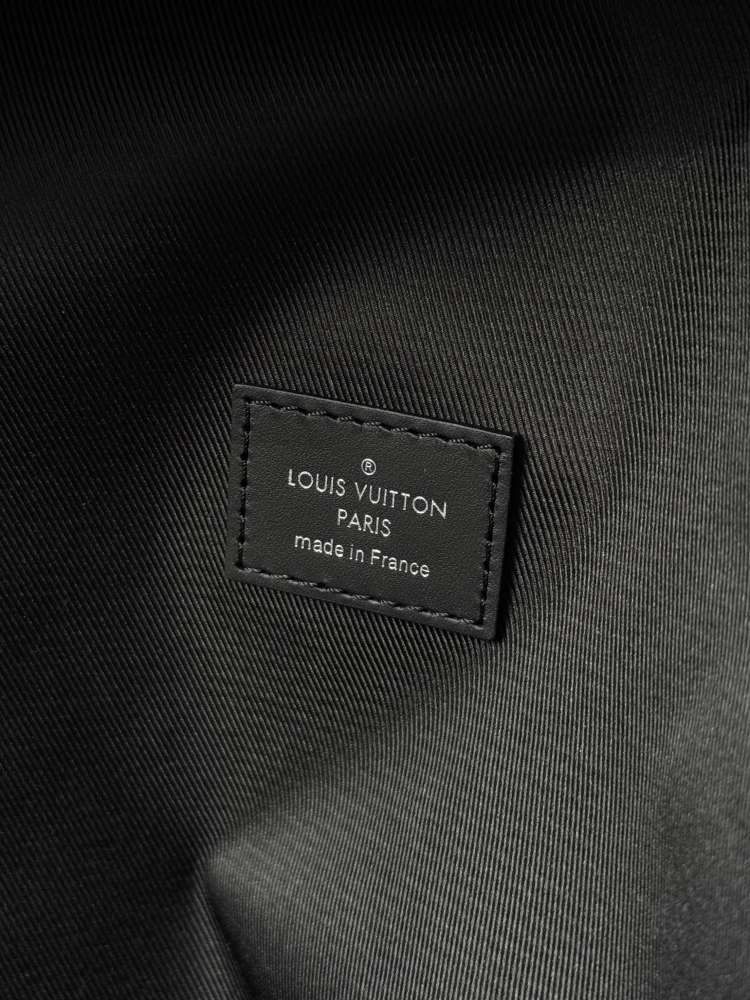 LOUIS VUITTON Discovery Monogram pánsky ruksak