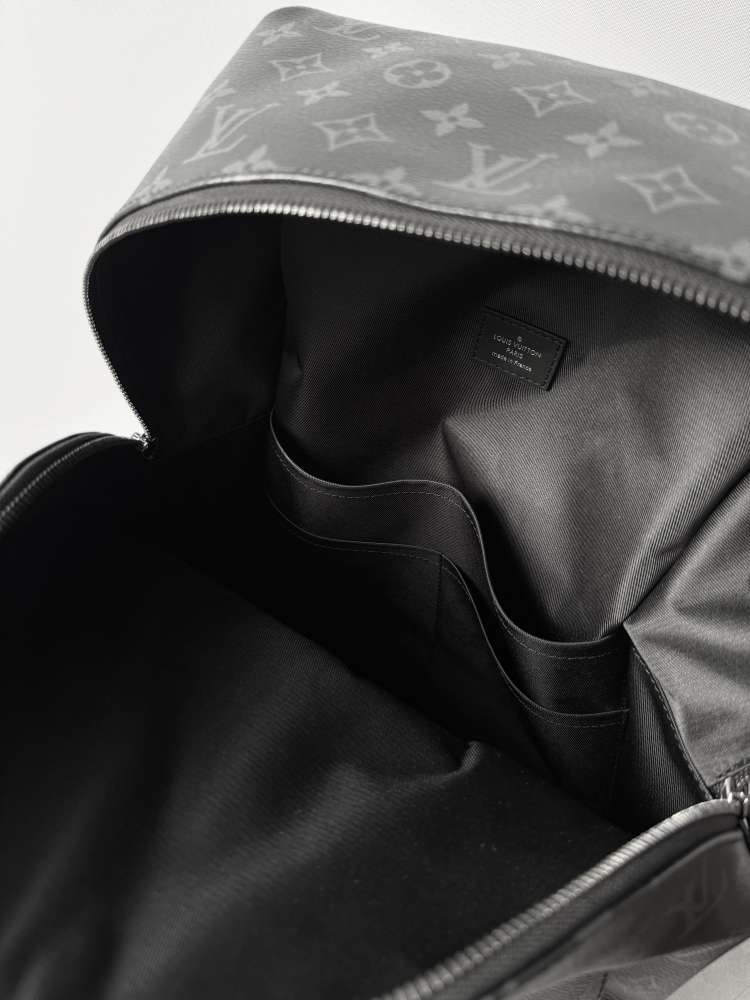 LOUIS VUITTON Discovery Monogram pánsky ruksak