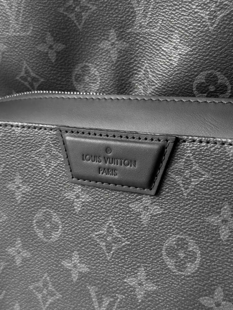 LOUIS VUITTON Discovery Monogram pánsky ruksak