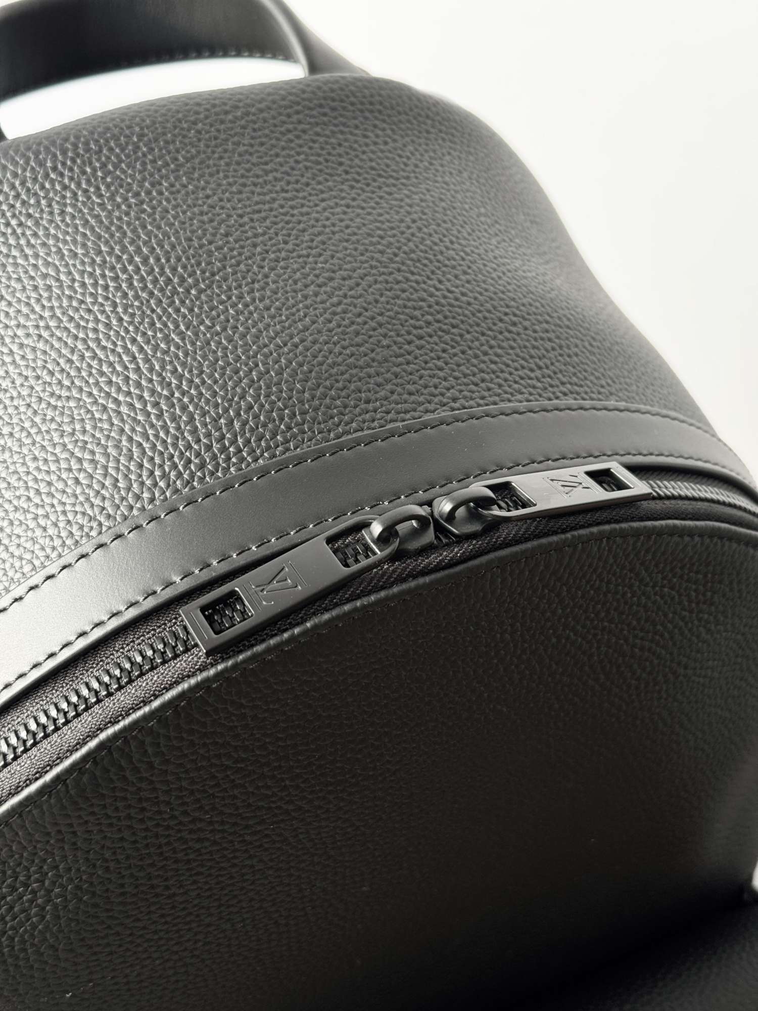 LOUIS VUITTON Aerogram Takeoff pánsky ruksak