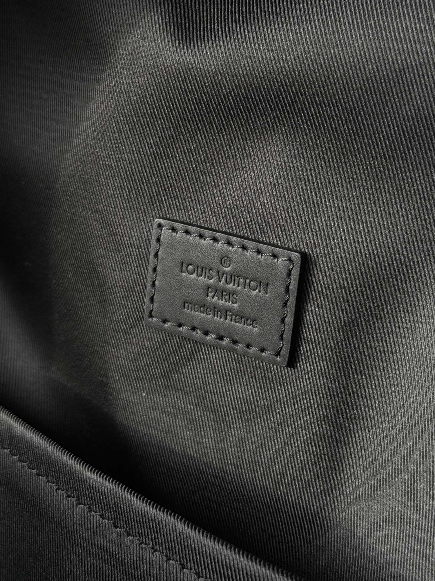 LOUIS VUITTON Aerogram Takeoff pánsky ruksak