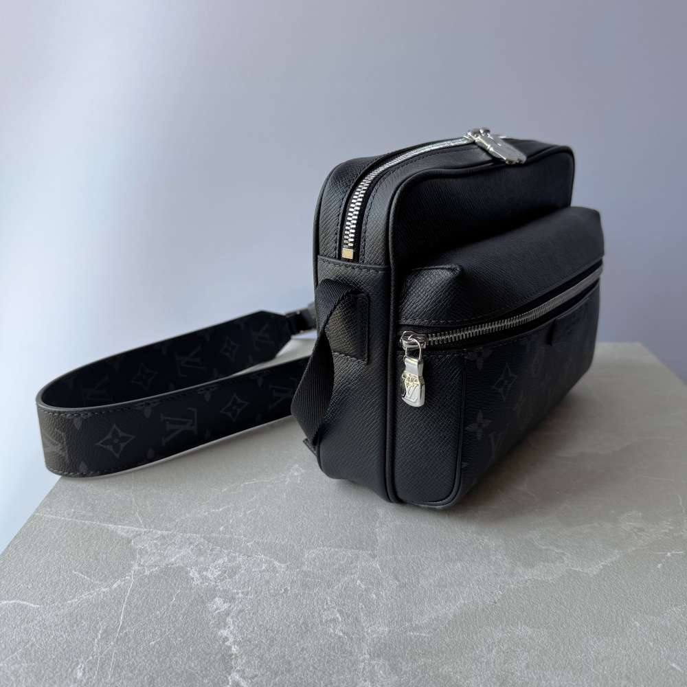 LOUIS VUITTON Outdoor Bumbag taška