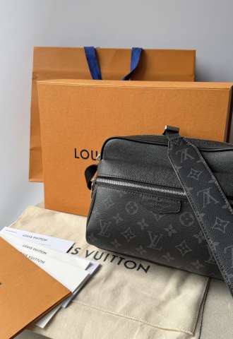 https://www.vipluxury.sk/LOUIS VUITTON Outdoor Bumbag taška