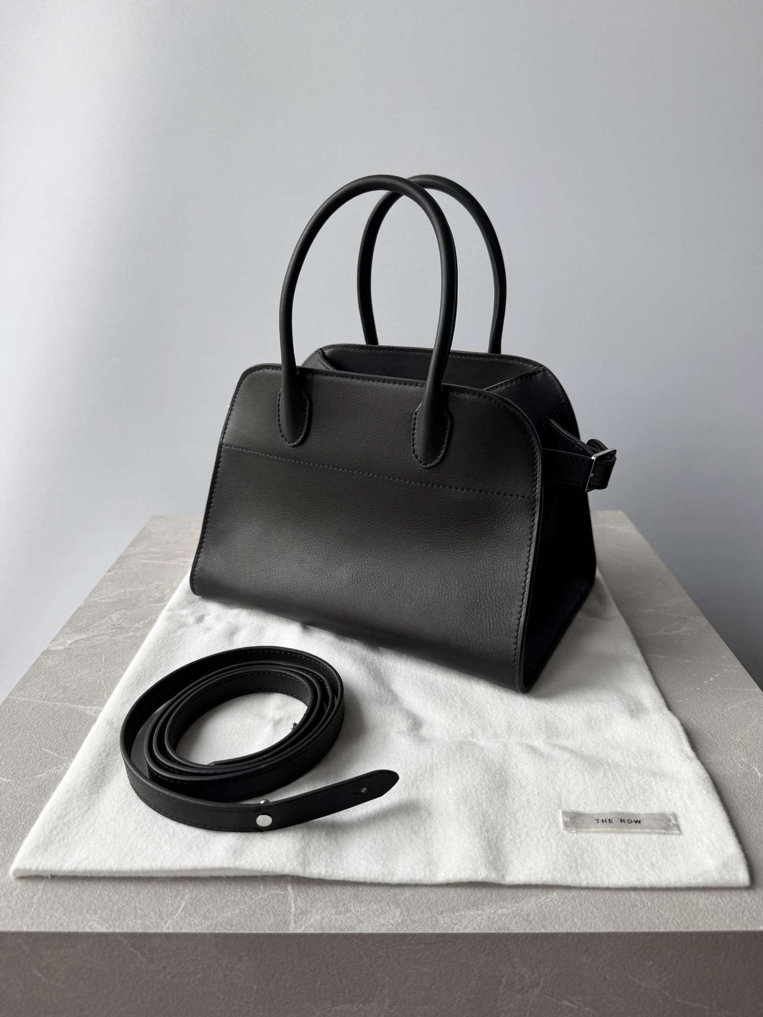 THE ROW Margaux 10 čierna taška kabelka