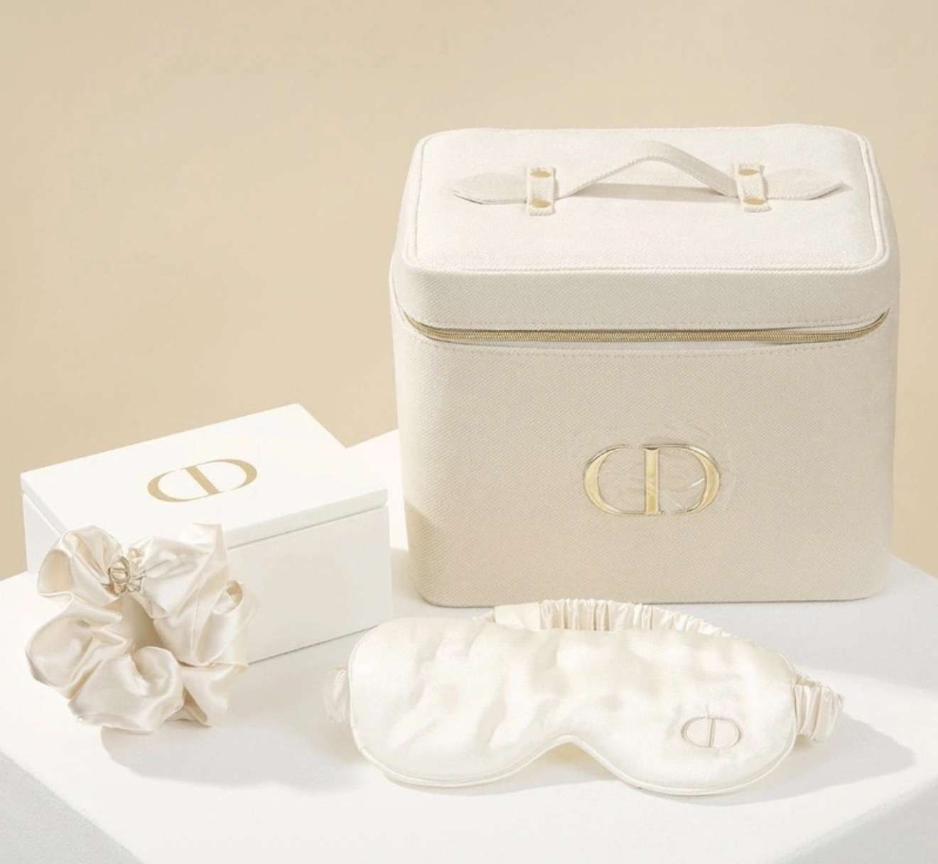 Dior kozmetický kufrik