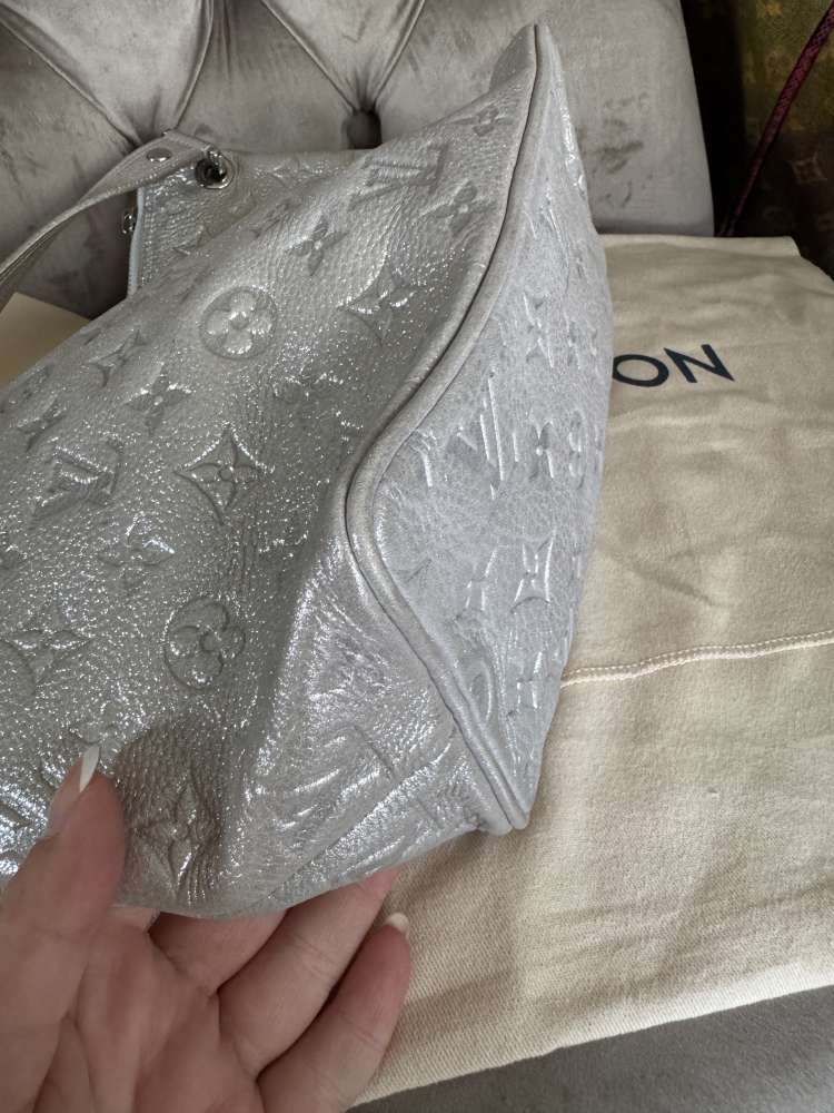 Louis Vuitton Shimmer Halo