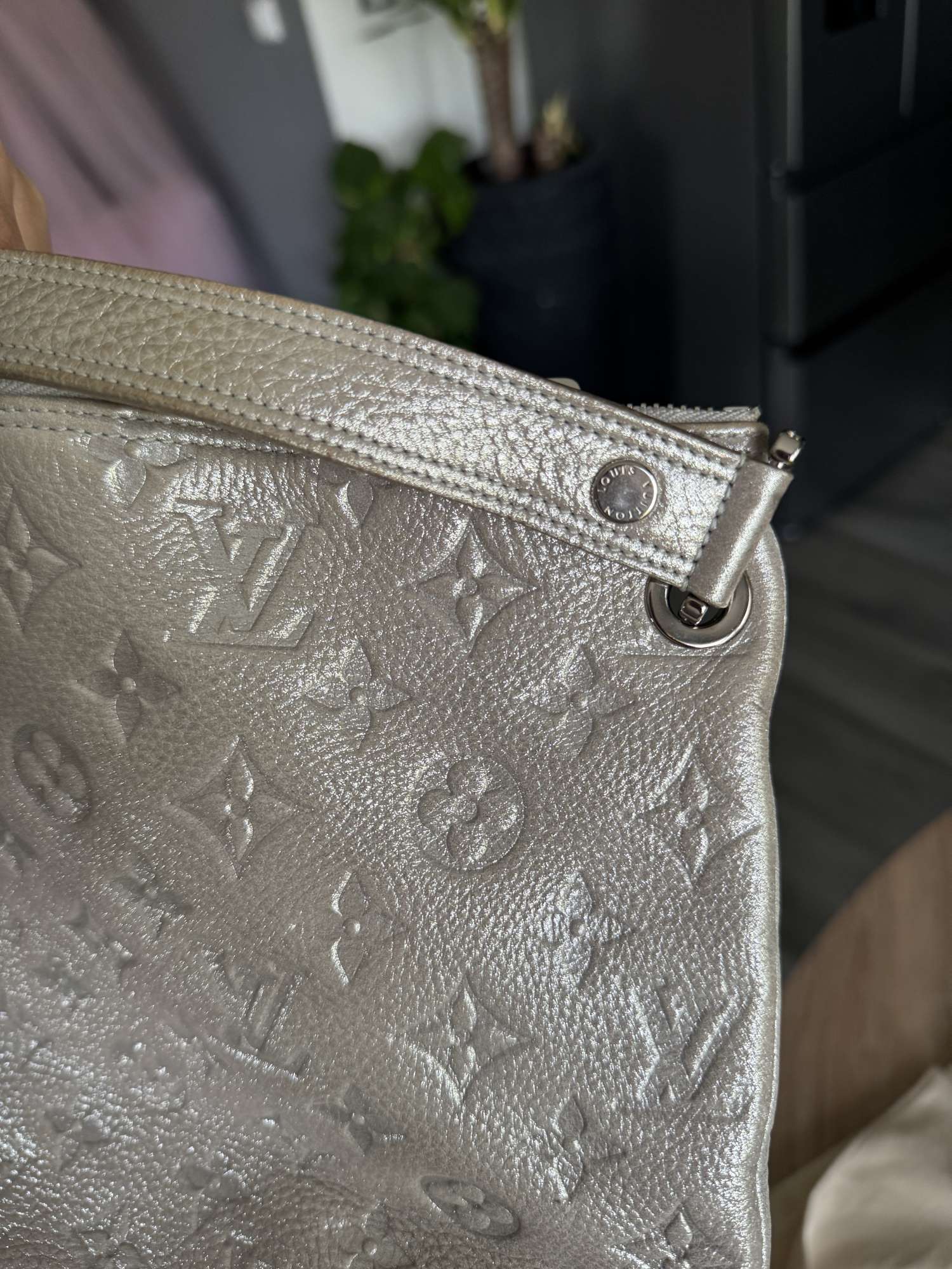 Louis Vuitton Shimmer Halo