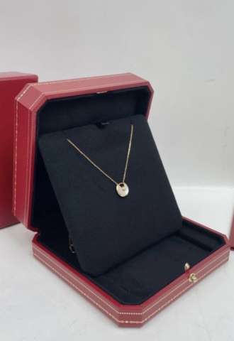https://www.vipluxury.sk/Cartier Amulette necklace