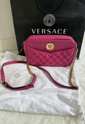https://www.vipluxury.sk/Versace kabelka
