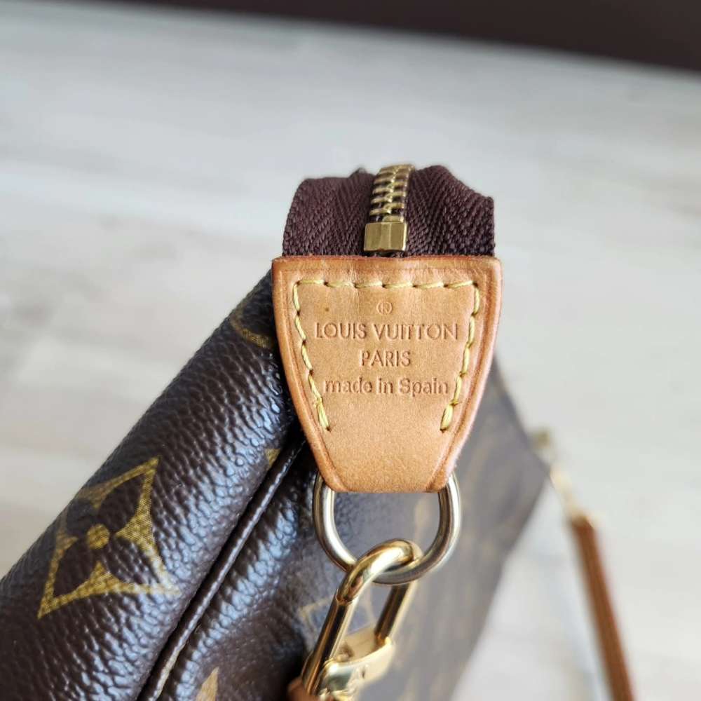 Louis Vuitton Pochette Accessoires