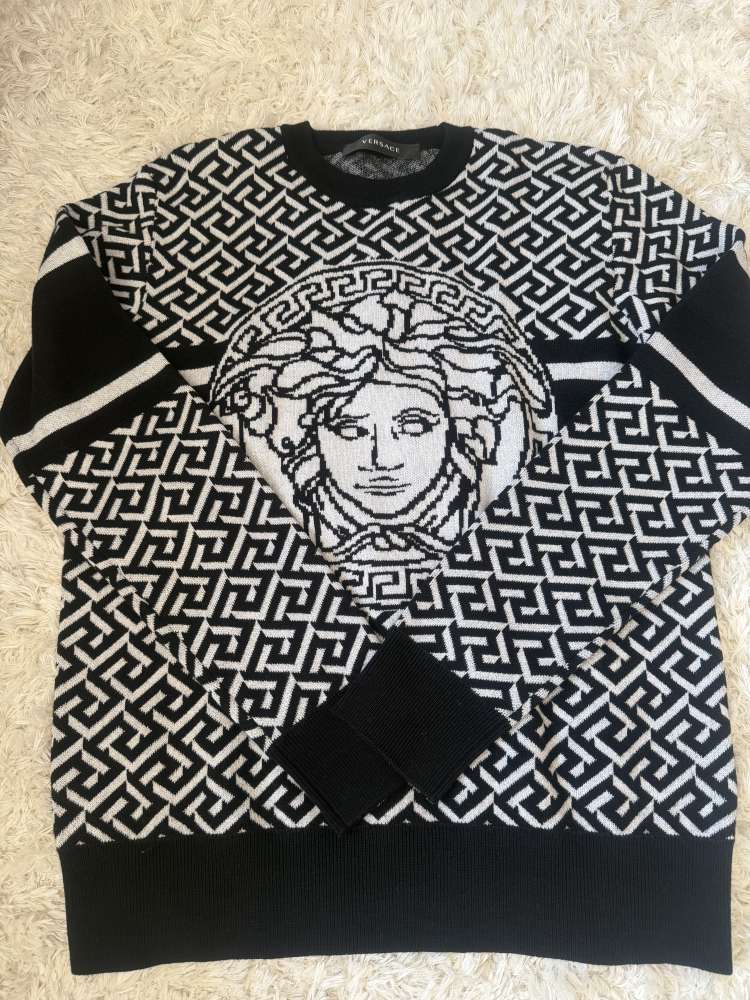 Versace sveter