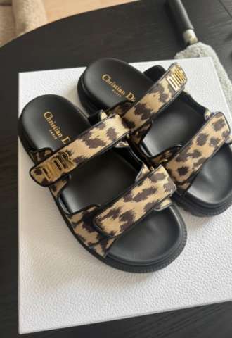 https://www.vipluxury.sk/Dior sandalky