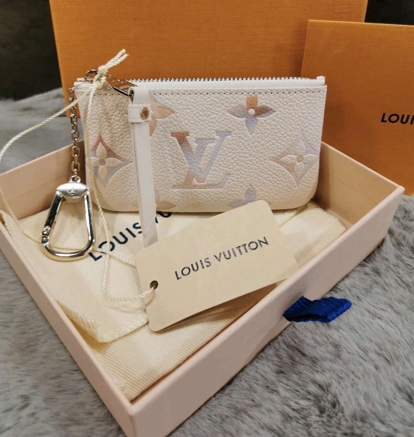 Louis Vuitton kľúčenka limitka