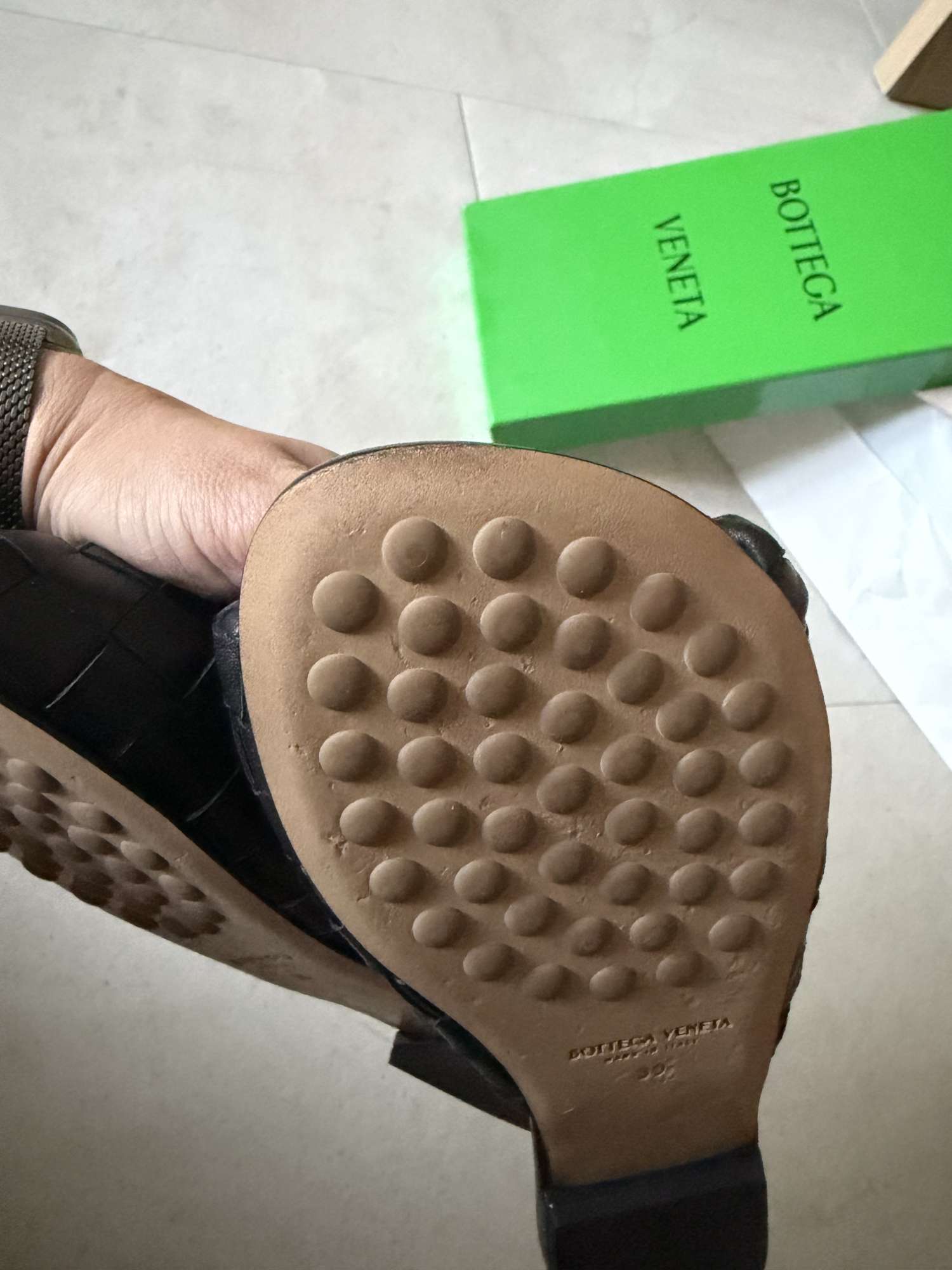 Bottega Veneta šľapky