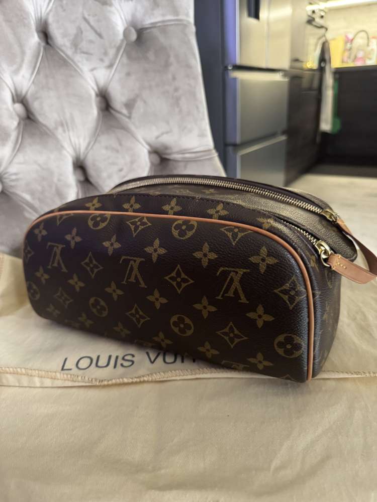 Louis Vuitton king size toiletry