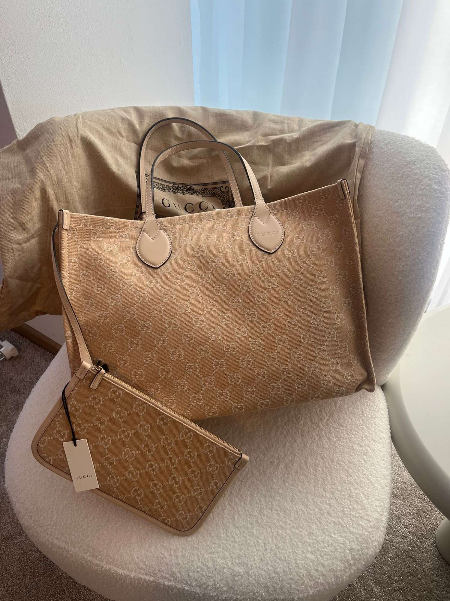 Gucci shoperka s pochetkou