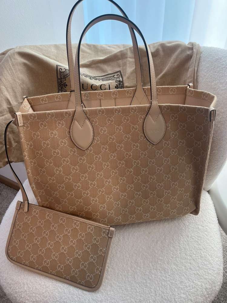 Gucci shoperka s pochetkou